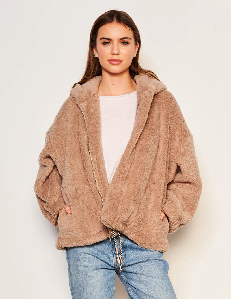 WOMEN'S SHERPA HOODED COAT IN TAUPE