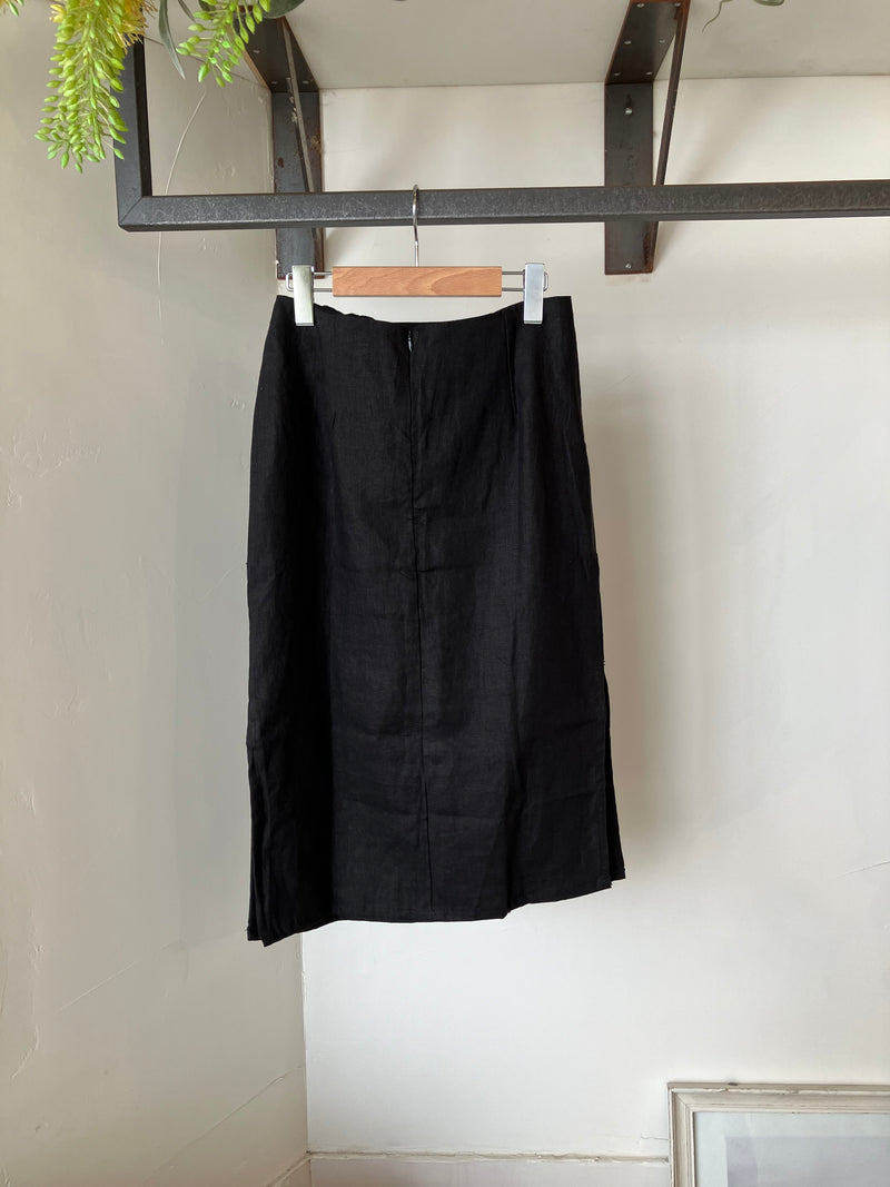 TWOKEYS　LINEN skirt BLACK 🤎