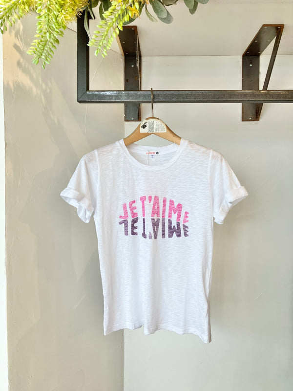 WOMEN'S JE T'AIME ROLLED SLEEVE TEE IN Fuscia Gem