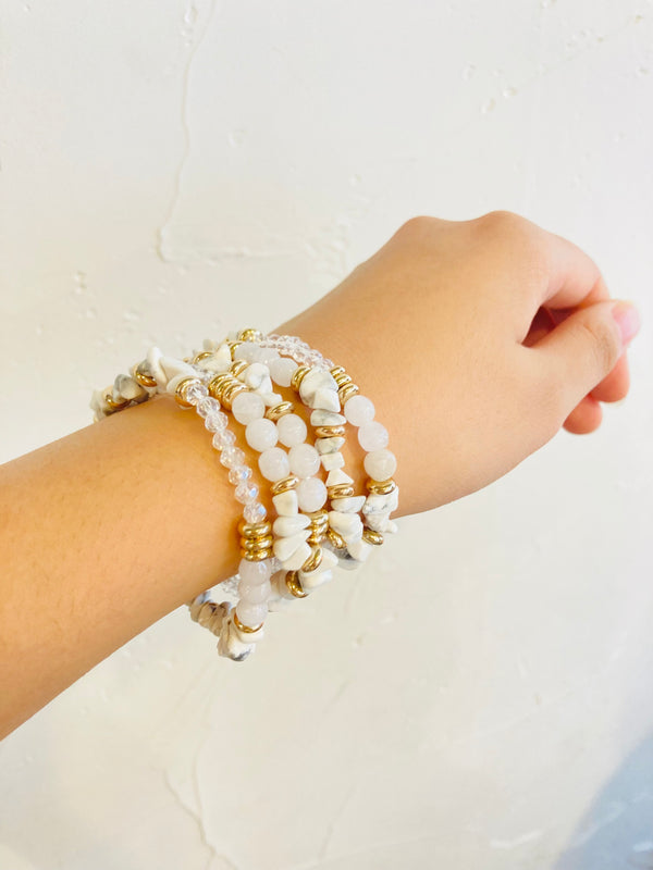 Girty's Keyselect /HOWLITE bracelet