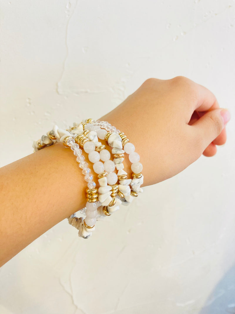 Girty's Keyselect /HOWLITE bracelet
