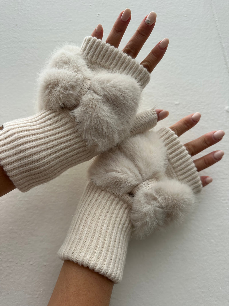 Girty's Key ribbon tebukuro