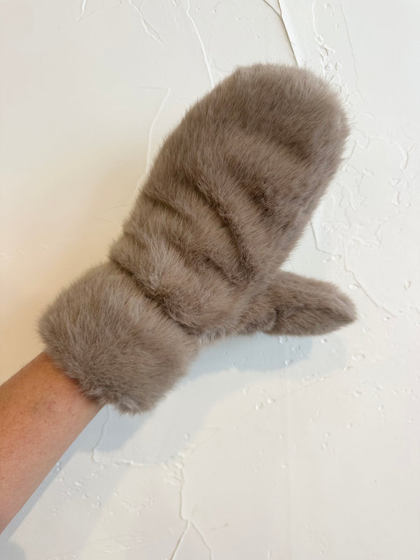 Girty's Key  tebukuro moka choco