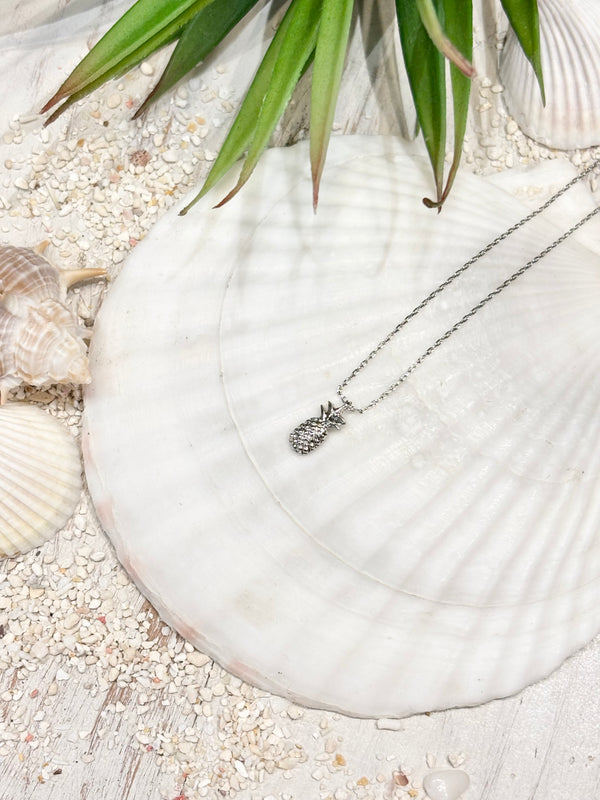 Girty's Key Select/ Lucky charm silver pineapple