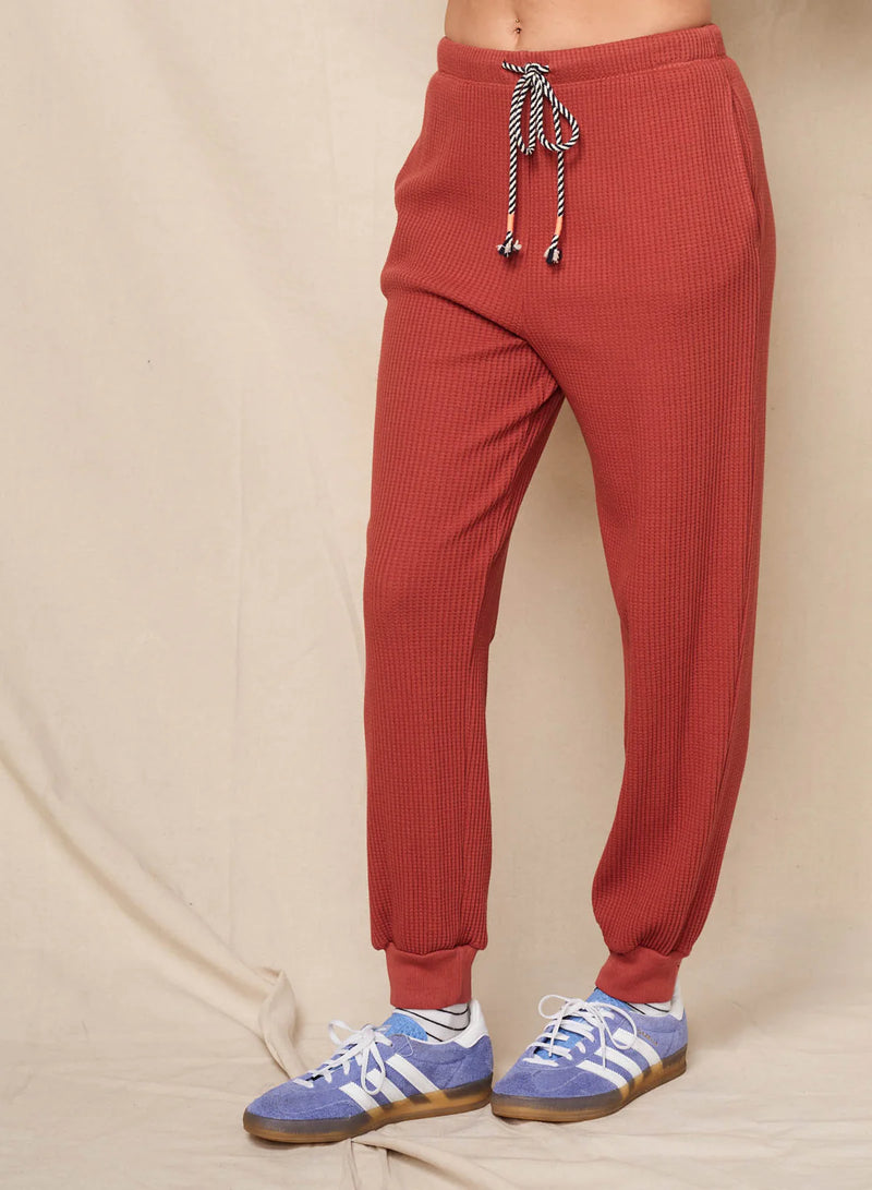 WOMEN'S JOGGER IN BURNT BRICK