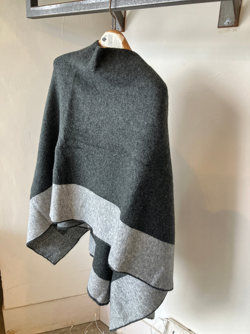 Este Sweater Cape Heather (Charcoal/Heather Cement)