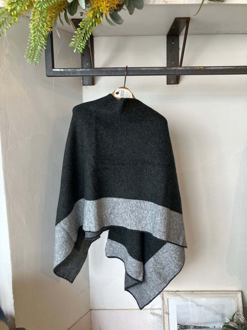 Este Sweater Cape Heather (Charcoal/Heather Cement)