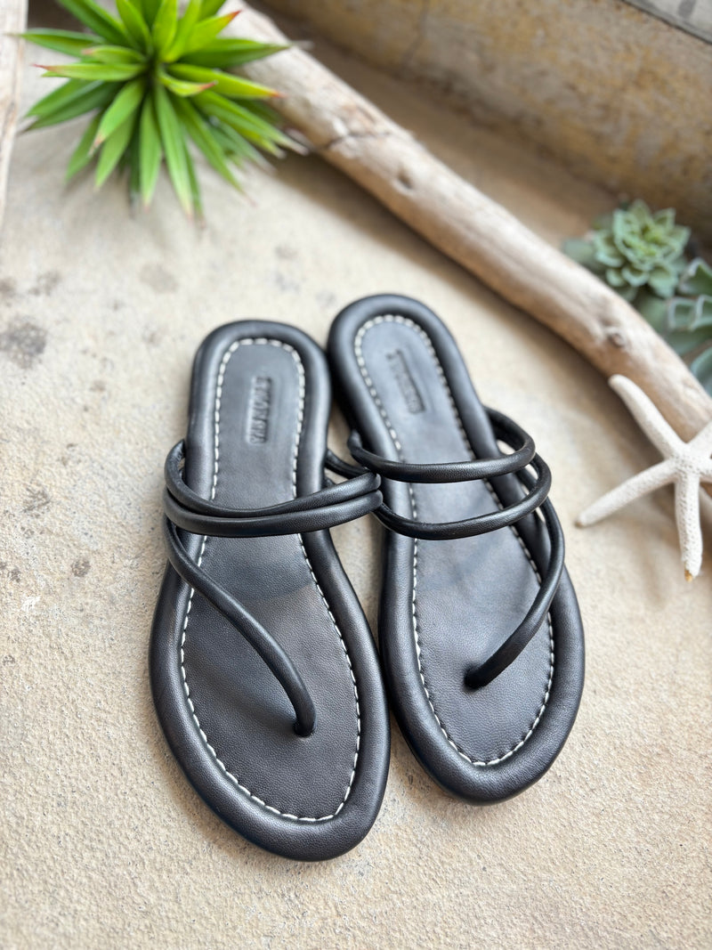 TWOKEYS Leather Sandal