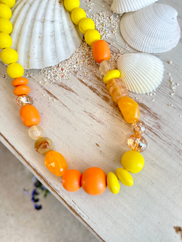 WOOD bees YELLOW necklace