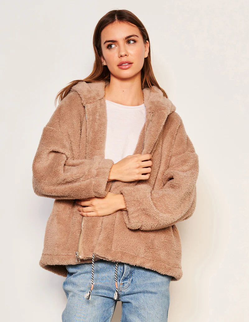 WOMEN'S SHERPA HOODED COAT IN TAUPE