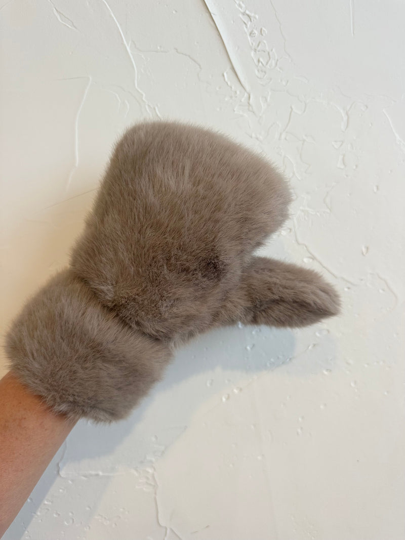 Girty's Key  tebukuro moka choco