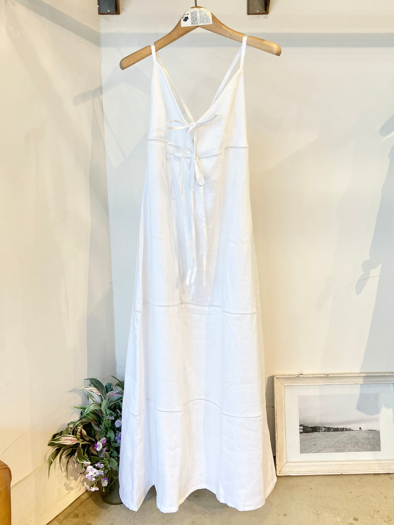 TWOKEYS  LINEN DRESS 🤍Special White