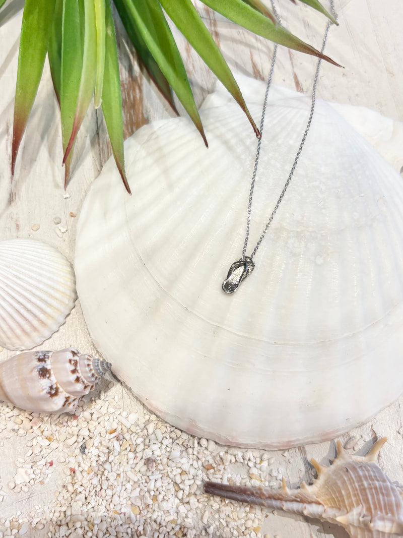 Girty's Key Select/ Keep Calm & Flip Flop On Silver