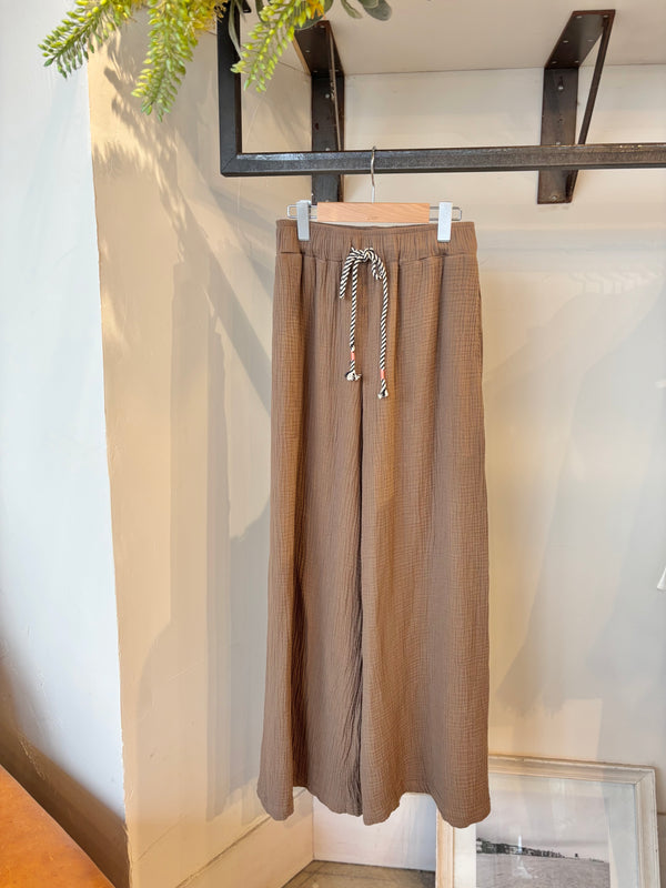 WOMEN'S WIDE LEG PANT IN TAUPE