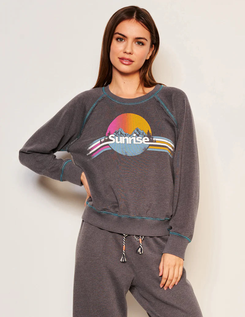 WOMEN'S SUNRISE RAGLAN SWEATSHIRT IN WASHED BLACK