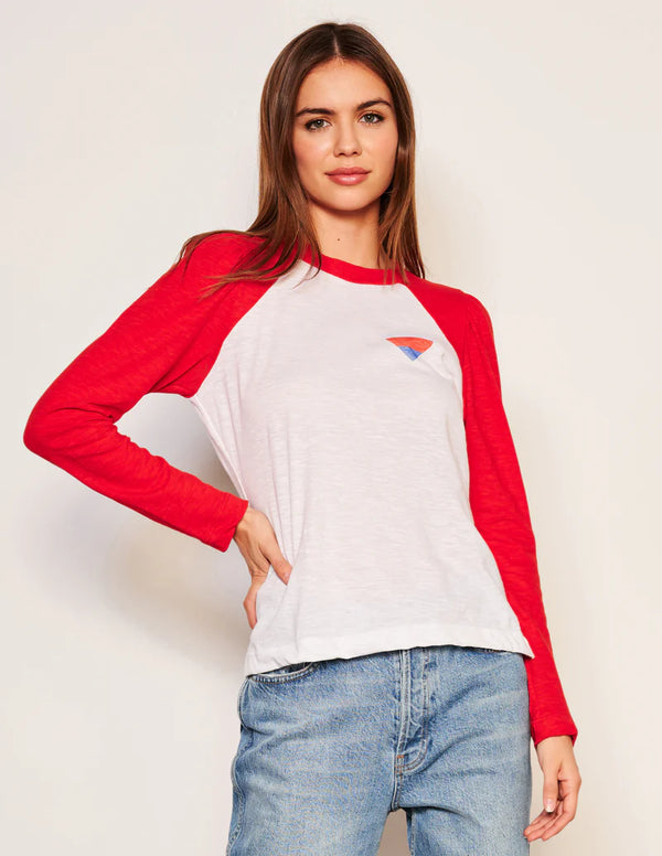 WOMEN'S HEART LONG SLEEVE CONTRAST SLEEVE TEE IN FLARE RED🩵