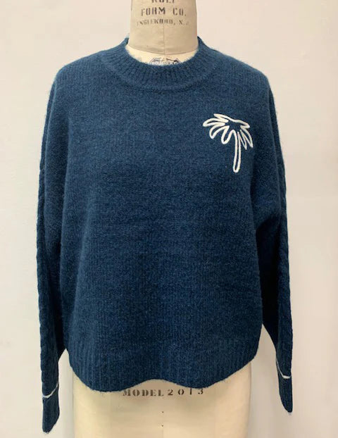 WOMEN'S CABLE SLEEVE SWEATER WITH EMBROIDERY IN DEEP NAVY