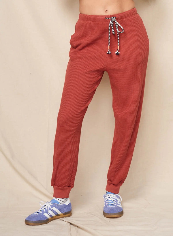 WOMEN'S JOGGER IN BURNT BRICK