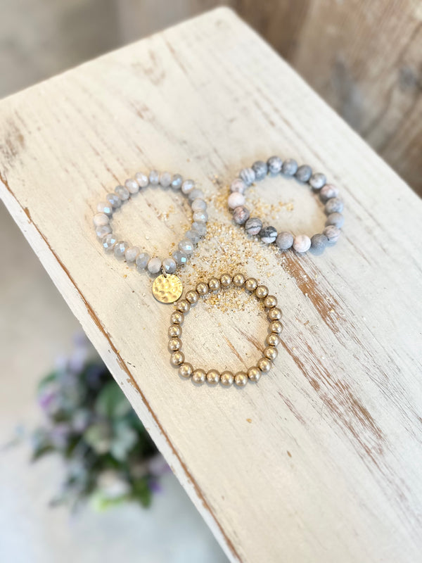 Girty's Keyselect / gray bees&GOLDcharm bracelet