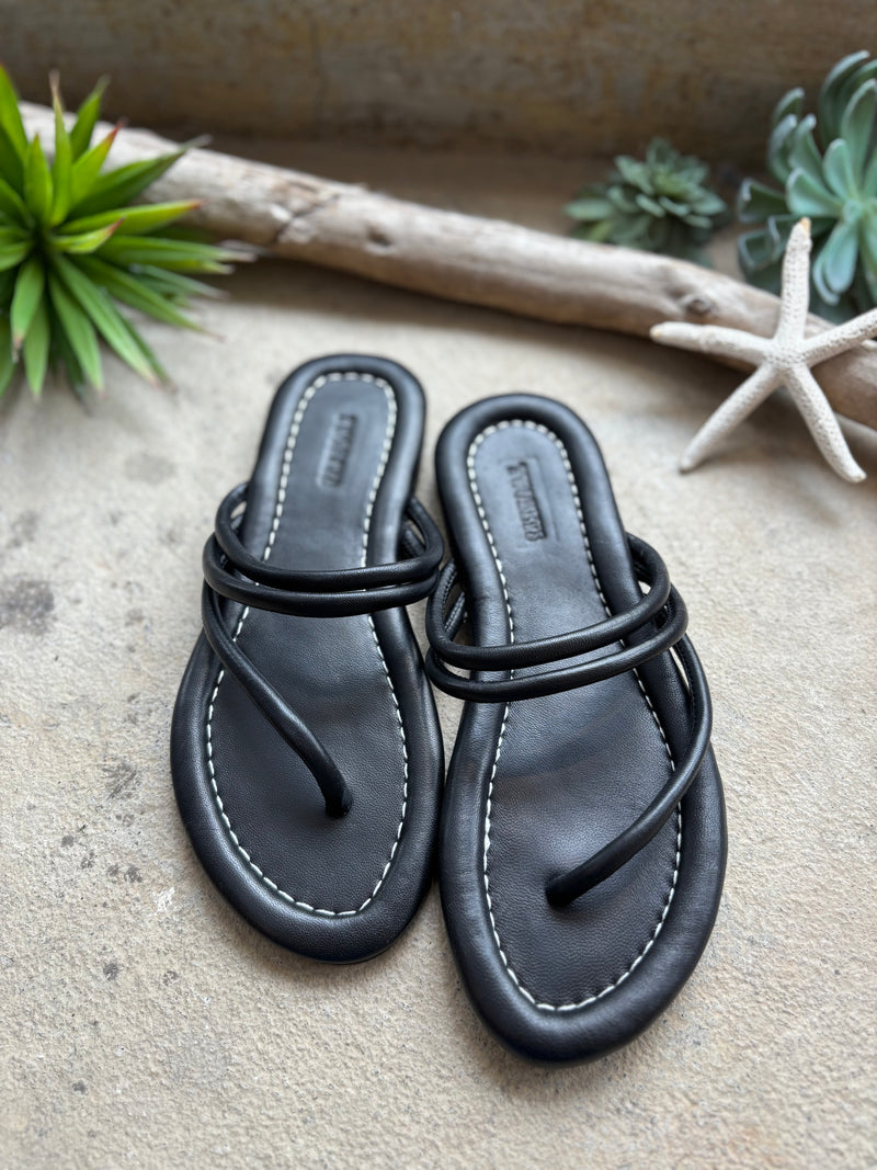 TWOKEYS Leather Sandal