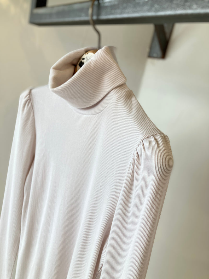 WOMEN'S PUFF SLEEVE TURTLE NECK IN OST