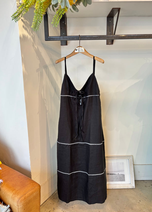 TWOKEYS  LINEN DRESS 🖤BLACK