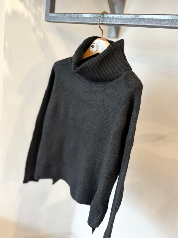 MIRACLE TURTLE NECK KNIT /BLACK