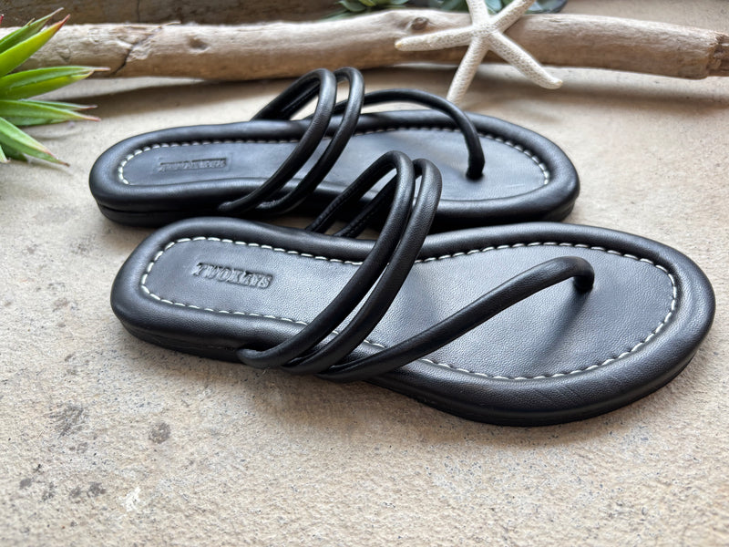 TWOKEYS Leather Sandal