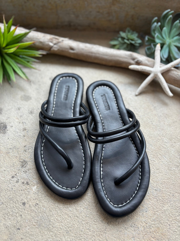TWOKEYS Leather Sandal