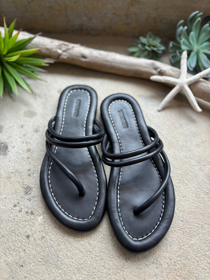 TWOKEYS Leather Sandal